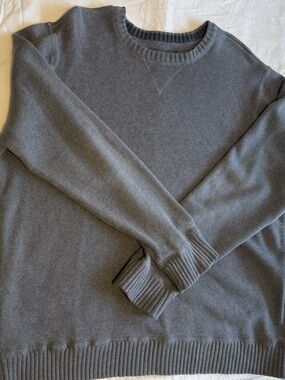 Eddie Bauer Men's Gray Crewneck Sweater